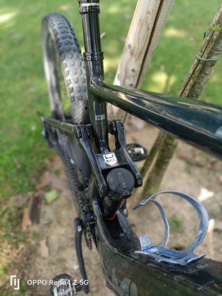 Bicicleta Eléctrica MTB carbono .