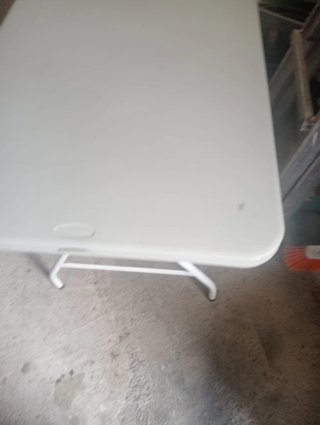 Mesa plegable de plástico blanca