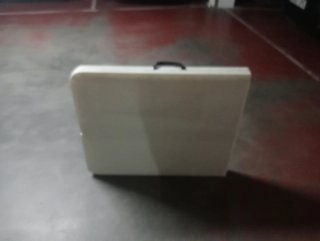 Mesa plegable de plástico blanca