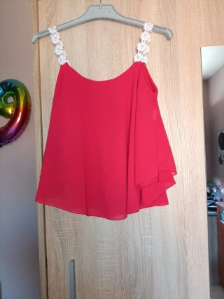 Camiseta roja vuelo flores
