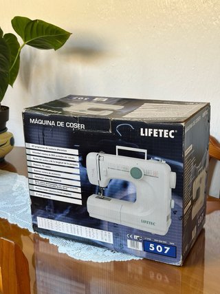 Máquina de coser Lifetec