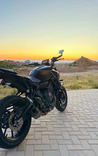 Yamaha MT-07 Negra 2023 (A2)