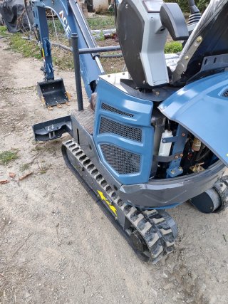 Excavadora Kubota D902