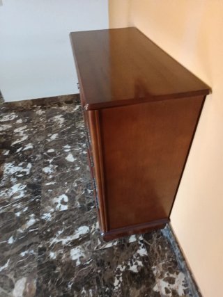 Cómoda de madera seis cajones.