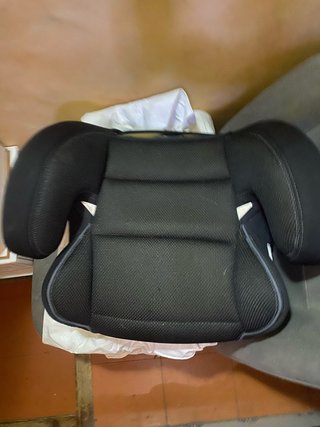 Alzador de coche para niño