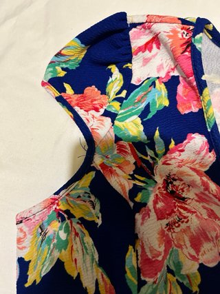 Blusa floral azul talla M queda tambien a S