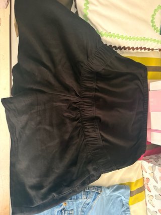 Pantalones premamá negros y vaqueros
