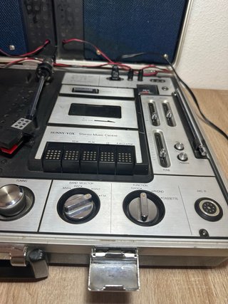 Radio Tocadiscos y casette portatil sony