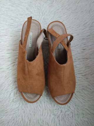 Cuñas abiertas marrones