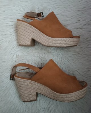 Cuñas abiertas marrones