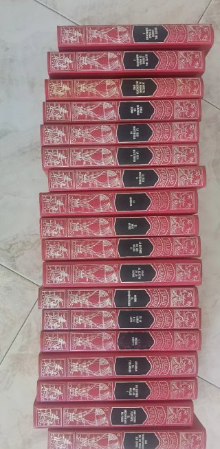 Colección de 18 libros y 2 soportes