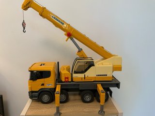 Camión grua Bruder Liebherr