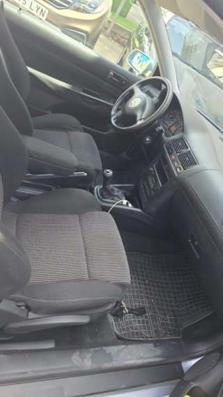 Volkswagen Golf 2000