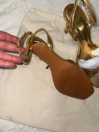 Sandalias Zara doradas