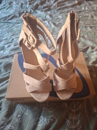 Sandalias Beige Tacón Talla 37