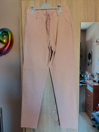 Pantalón pitillo rosa