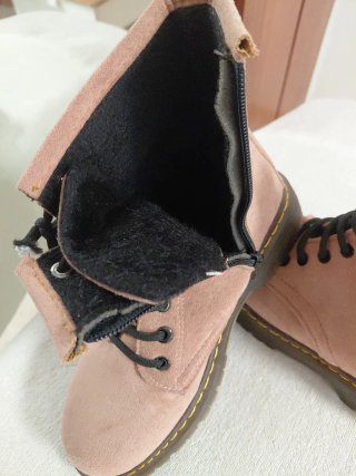 Botines rosa ante con cordones y cremallera