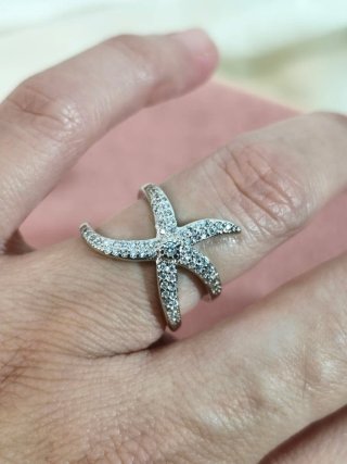 Anillo de plata diseño estrella de mar con circoni
