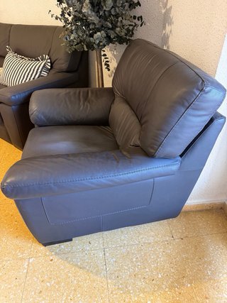 Sillón de piel negro