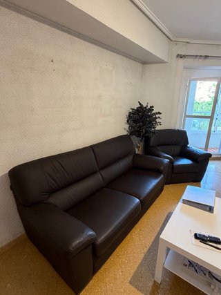 Sillón de piel negro