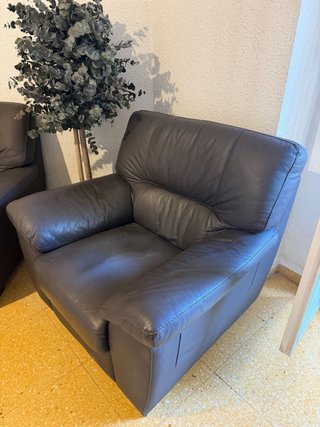 Sillón de piel negro