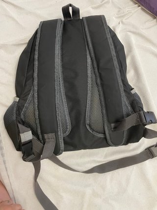Mochila para mascotas con salida