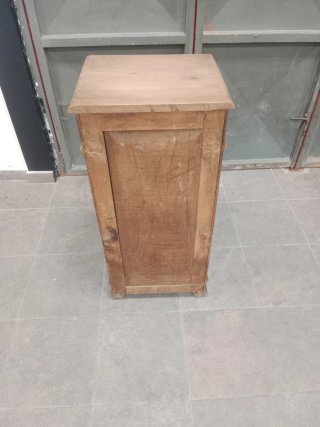 Mueble auxiliar madera tallada