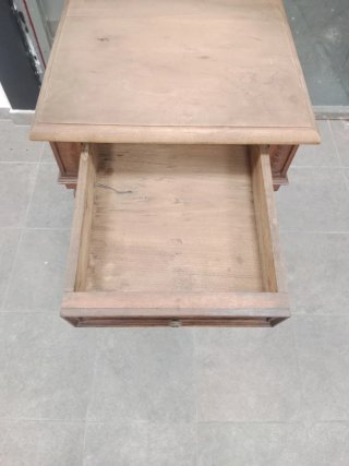 Mueble auxiliar madera tallada