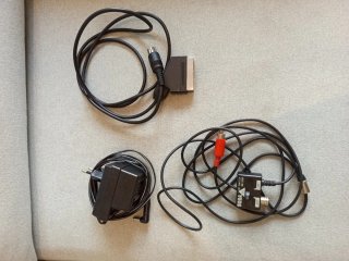 Sega Mega Drive 16 Bit + 2 controller + 3 cavi