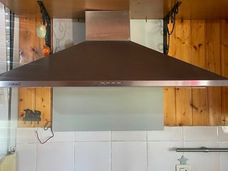 Cocina completa gris y blanca