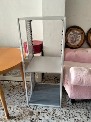 Estantería Metálica Gris y Blanca