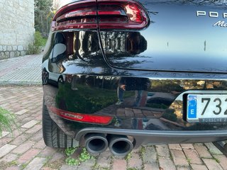 Porsche Macan Turbo 2016