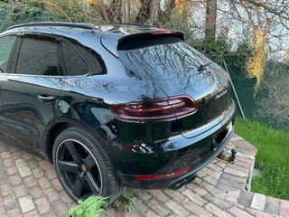 Porsche Macan Turbo 2016