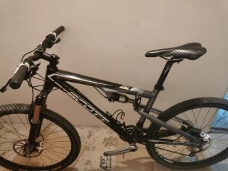 Bicicleta Scott Spark Negra/Gris