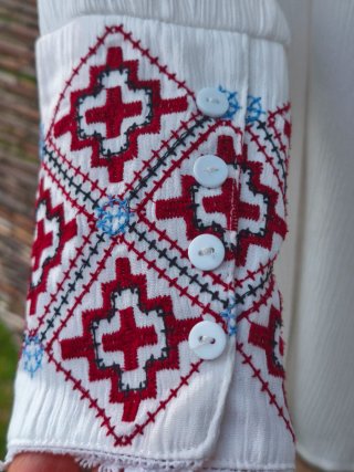 Blusa Margot bordada