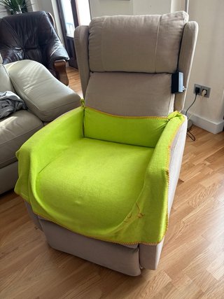 Sillón eléctrico beige como nuevo
