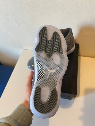 Jordan 11 Retro Grigio Taglia 43