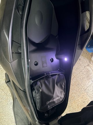 Mochila Baúl Yamaha Xmax Negra