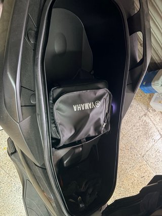 Mochila Baúl Yamaha Xmax Negra