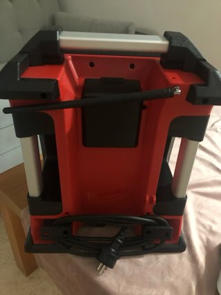 Radio cargador de obra milwaukee RC -O