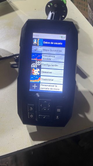 Sonda Garmin Striker Plus 4 con traductor,soporte