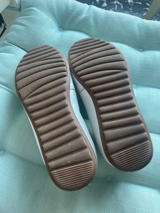 Zapatos Quattro Comforto Piel Natural Blancos