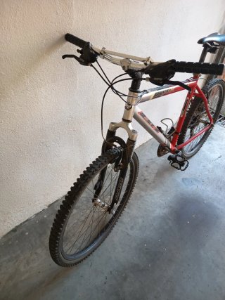 Bicicleta Montaña BH Over X Roja/Plata