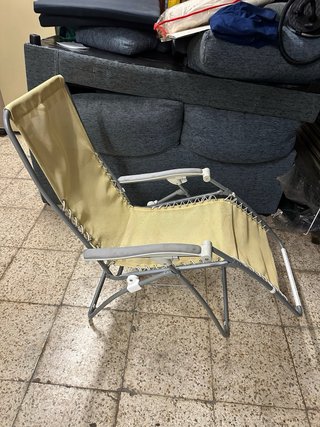 Tumbona plegable beige y gris