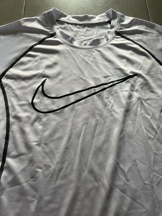 Camiseta Térmica Nike Dri-Fit Blanca