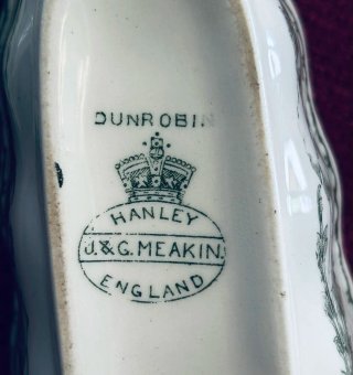 Salsera de porcelana inglesa con tapa