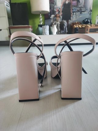 Sandalias Zara plataforma tacón beige/rosa