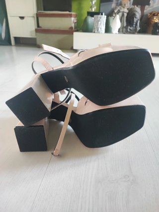 Sandalias Zara plataforma tacón beige/rosa