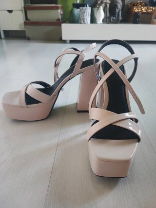 Sandalias Zara plataforma tacón beige/rosa