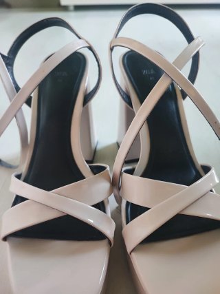 Sandalias Zara plataforma tacón beige/rosa